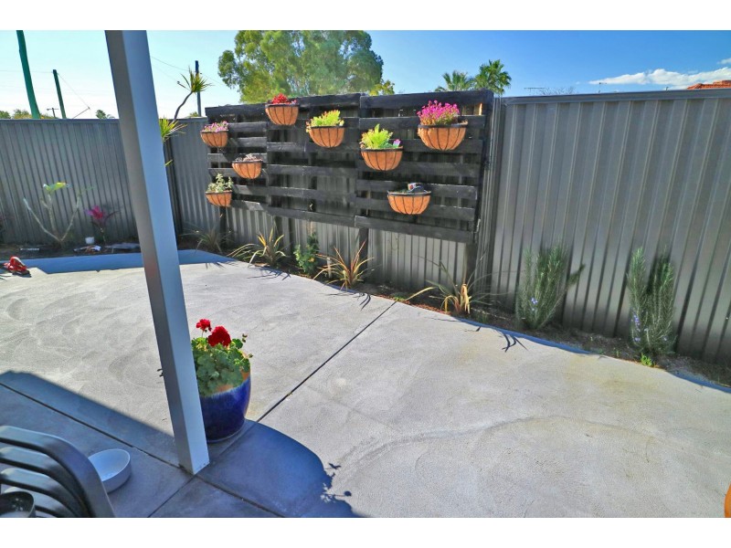 8 Jay Street, Cloverdale WA 6105