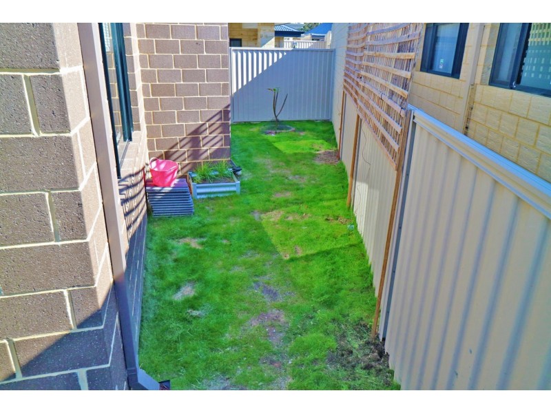 8 Jay Street, Cloverdale WA 6105