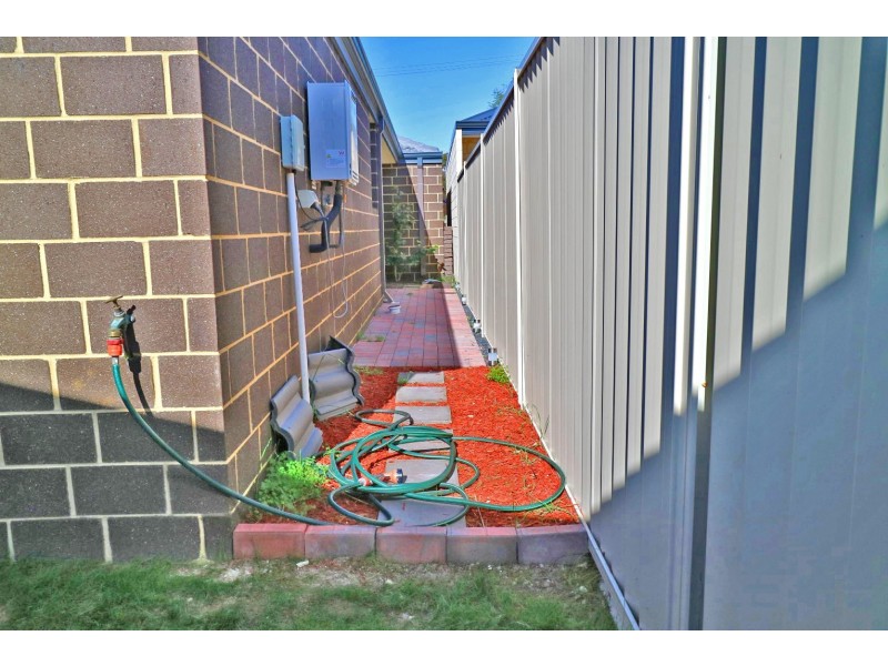 8 Jay Street, Cloverdale WA 6105