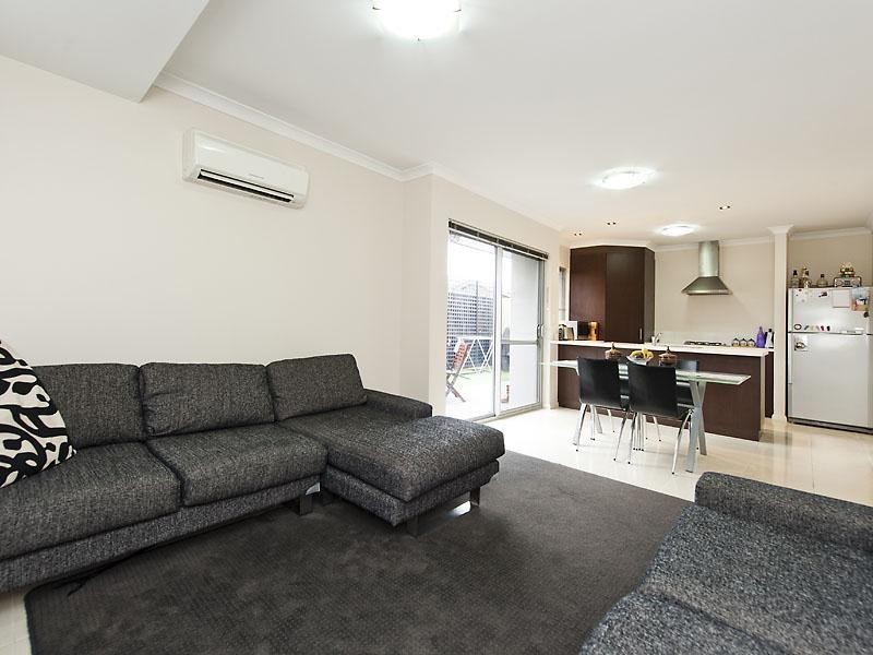 3/14 Hendra Street, Cloverdale WA 6105