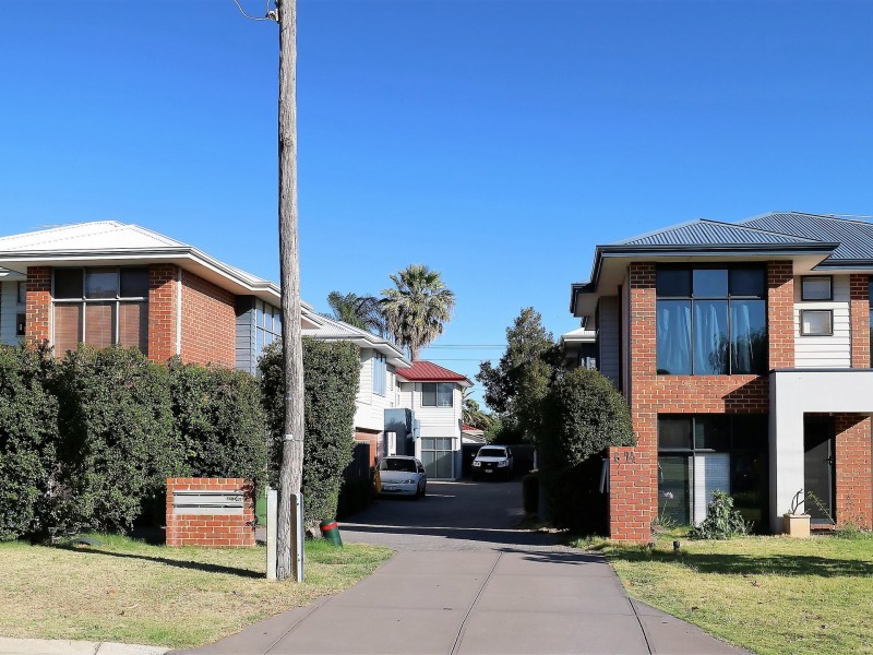 3/14 Hendra Street, Cloverdale WA 6105