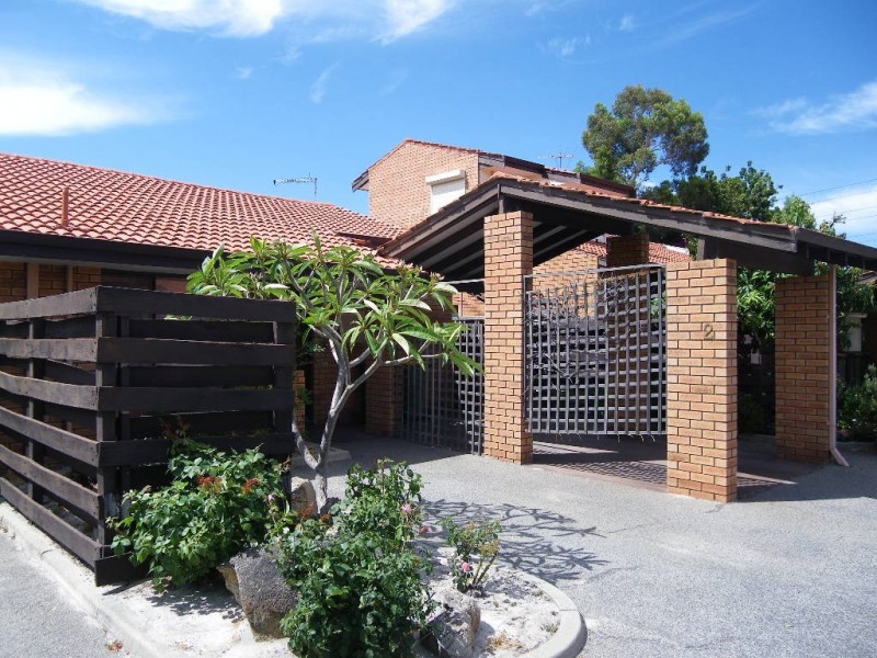 2 4 Chich Place, Cannington WA 6107