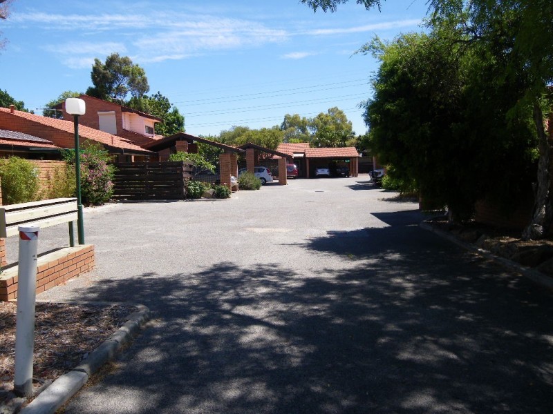 2 4 Chich Place, Cannington WA 6107