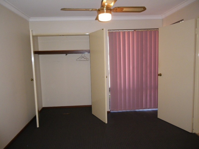 2 4 Chich Place, Cannington WA 6107