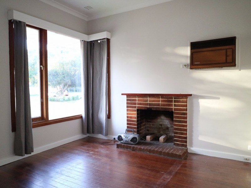 208 Gabriel Street, Cloverdale WA 6105