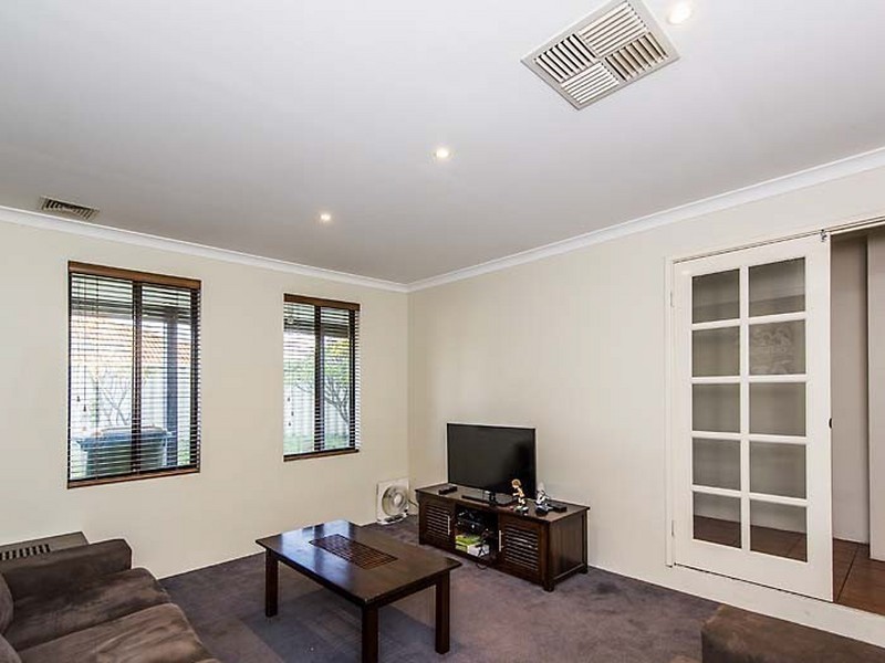 19 Flintlock Court, Cloverdale WA 6105