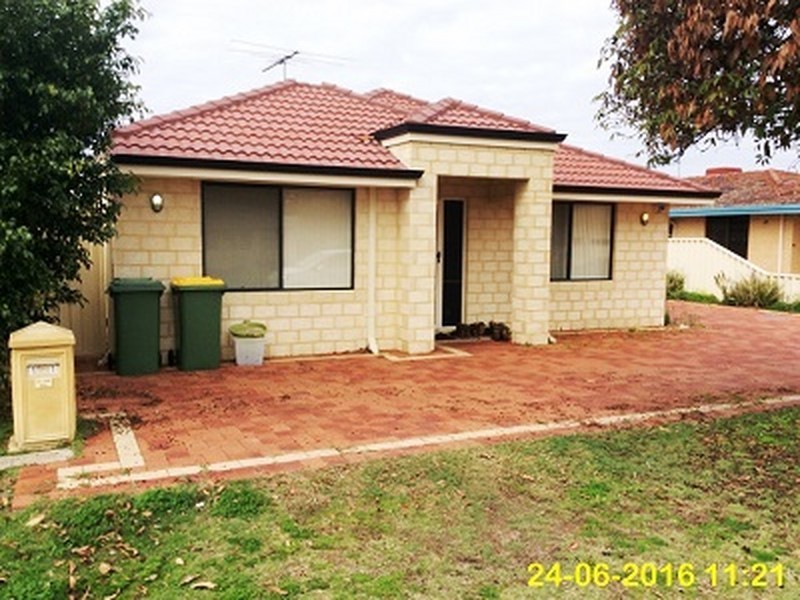 1/12 Beverley Road, Cloverdale WA 6105