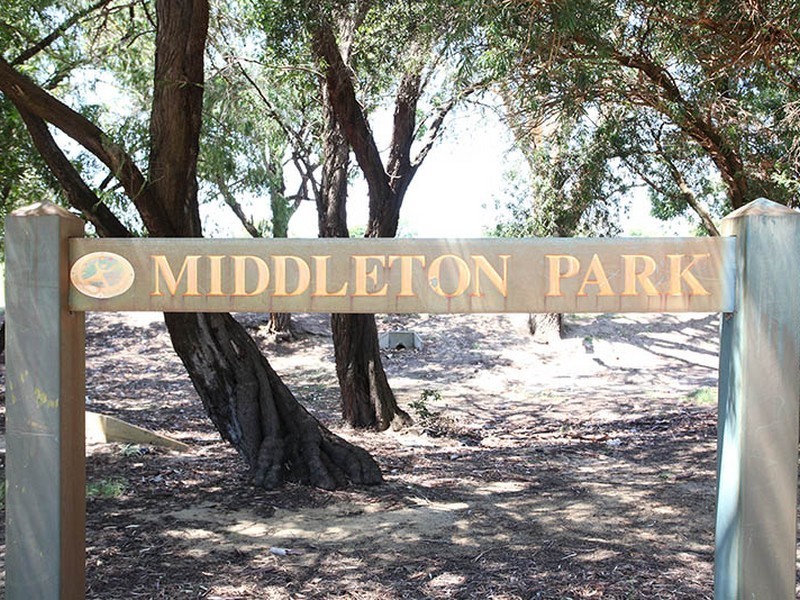 4 Middleton Street, Cloverdale WA 6105
