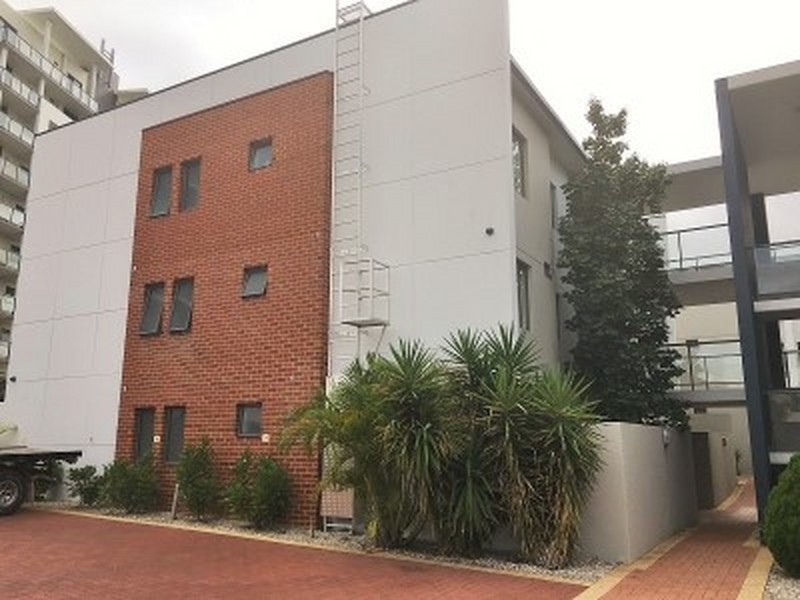 1/11 Tanunda Drive, Rivervale WA 6103