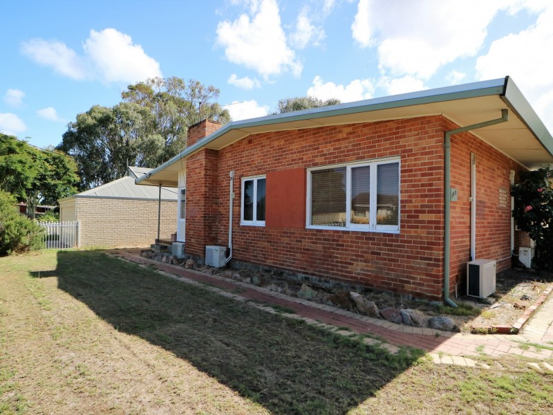 199 Gabriel Street, Cloverdale WA 6105