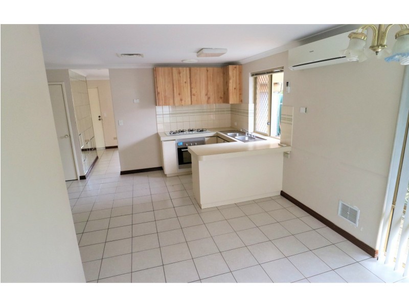 2/1 Villa Mews, Kewdale WA 6105