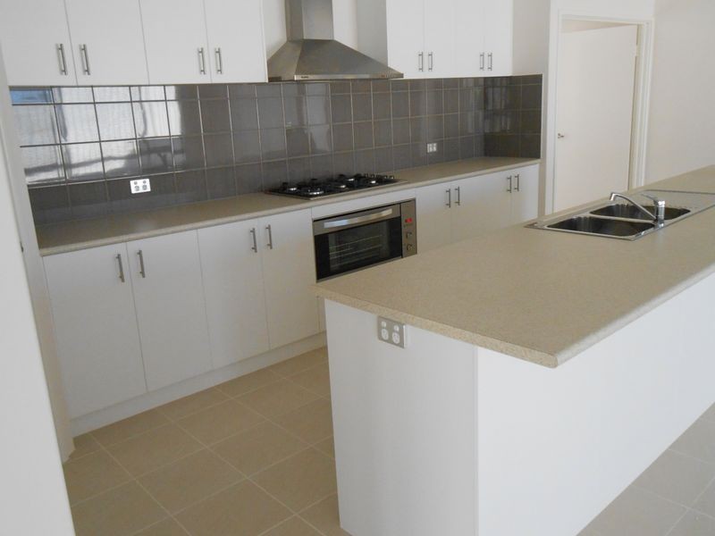 3 Albion Avenue, Munster WA 6166