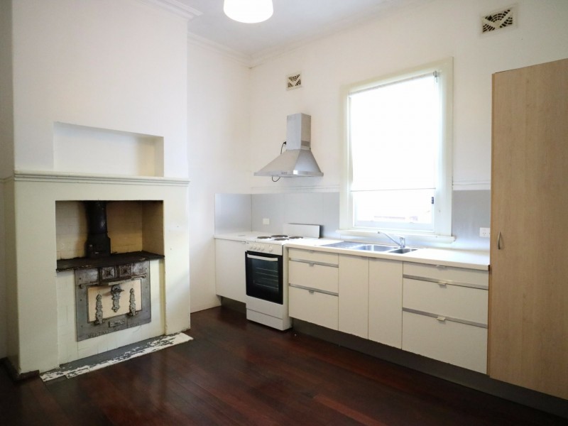 8 Fitzroy Road, Rivervale WA 6103