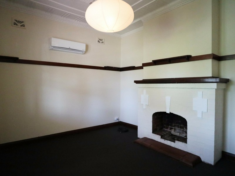 8 Fitzroy Road, Rivervale WA 6103