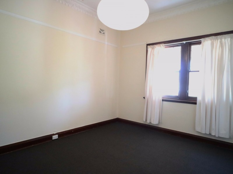 8 Fitzroy Road, Rivervale WA 6103