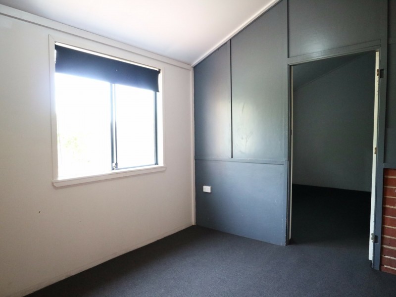 8 Fitzroy Road, Rivervale WA 6103
