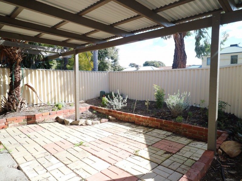 7 Chamberlain Road, Rivervale WA 6103