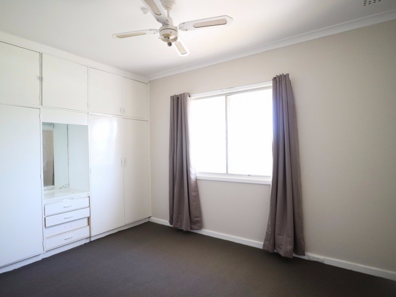 48 Mcglinn Way, Cloverdale WA 6105