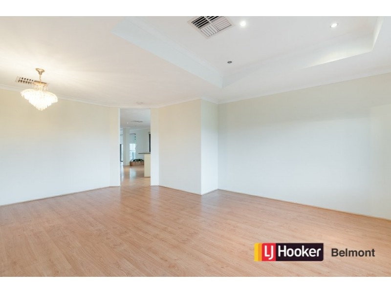 7 Excalibur Chase, Wattle Grove WA 6107