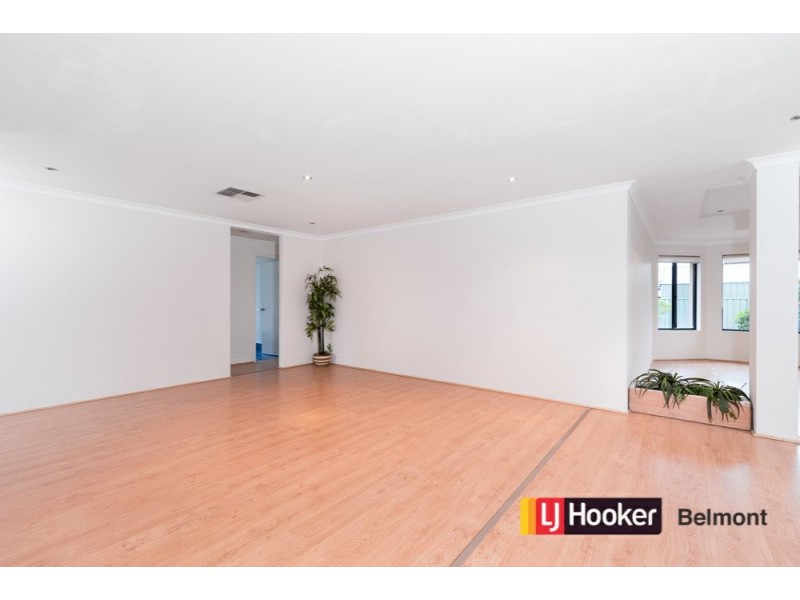 7 Excalibur Chase, Wattle Grove WA 6107