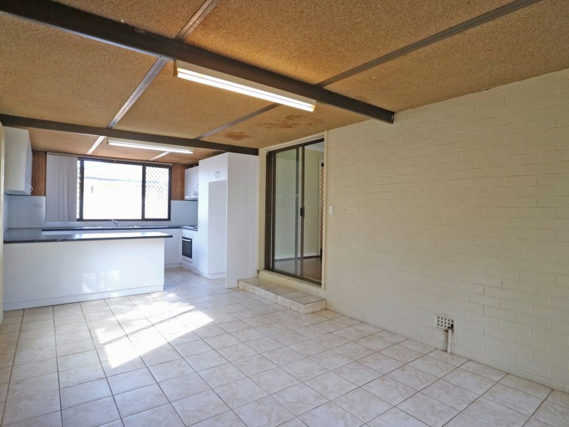 8 Grand Parade, Redcliffe WA 6104