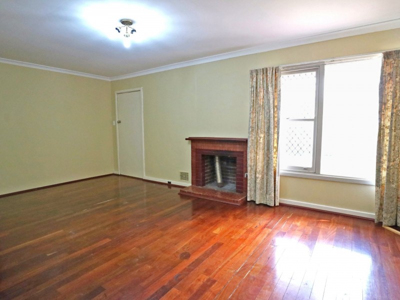 8 Grand Parade, Redcliffe WA 6104