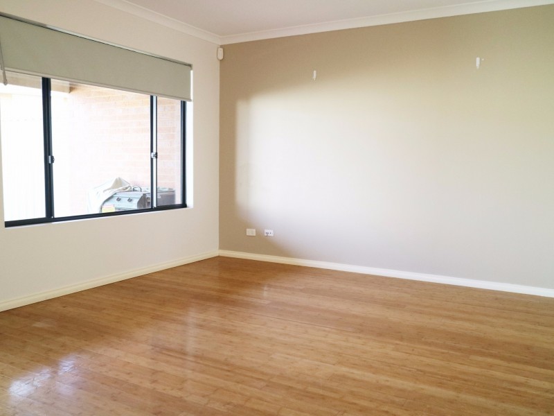 2/16 The Crescent, Redcliffe WA 6104