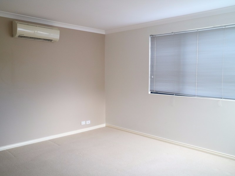 2/16 The Crescent, Redcliffe WA 6104