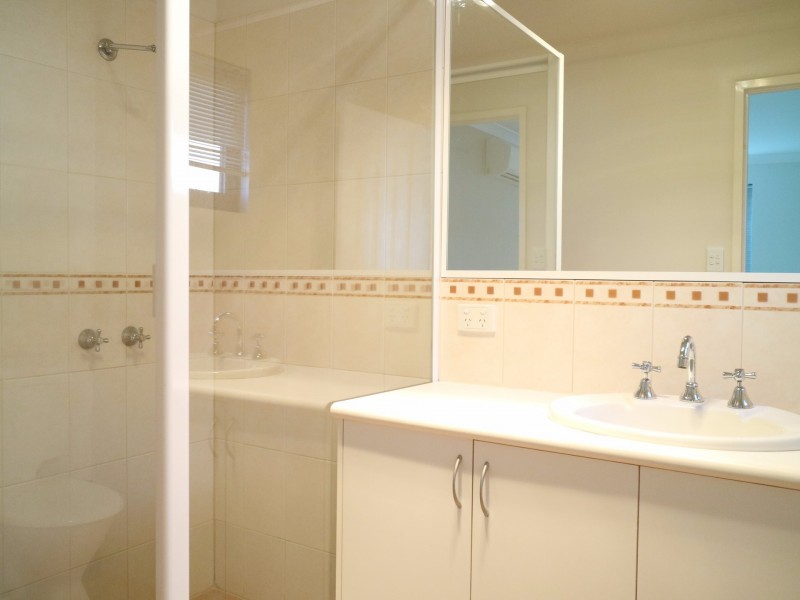 2/16 The Crescent, Redcliffe WA 6104