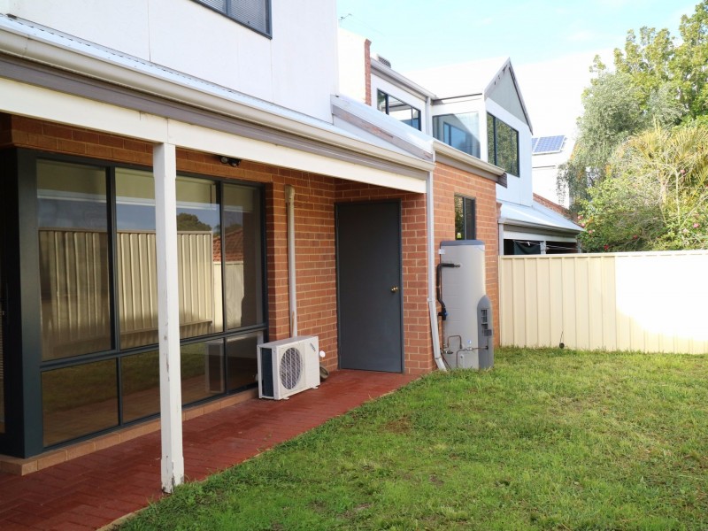 2/16 The Crescent, Redcliffe WA 6104