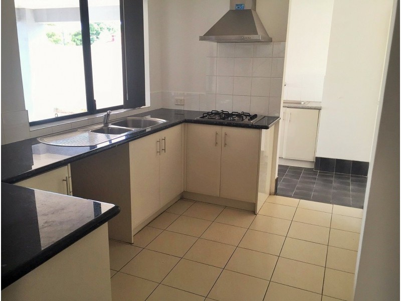 4/145 Shepperton road, Victoria Park WA 6100