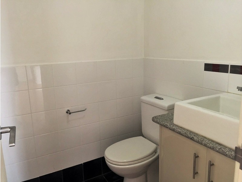 4/145 Shepperton road, Victoria Park WA 6100