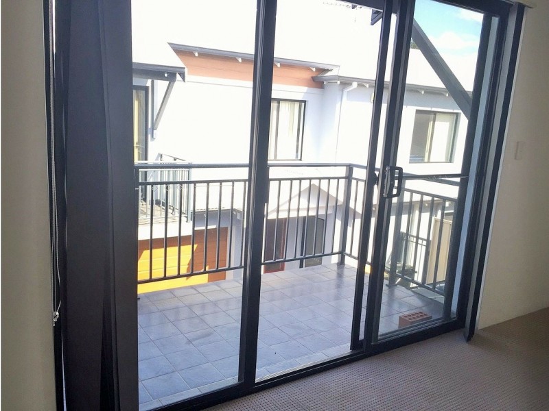 4/145 Shepperton road, Victoria Park WA 6100