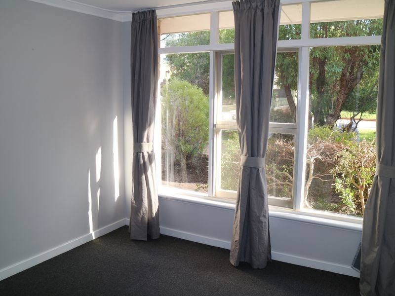 79 Pearl Road, Cloverdale WA 6105