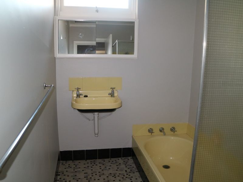 79 Pearl Road, Cloverdale WA 6105