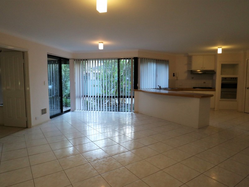 2/14 Kimberley Street, Belmont WA 6104