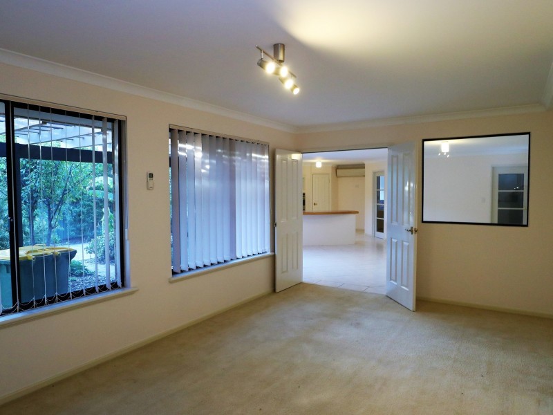 2/14 Kimberley Street, Belmont WA 6104