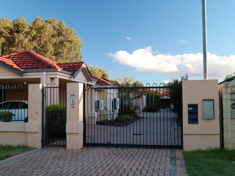 2/14 Kimberley Street, Belmont WA 6104