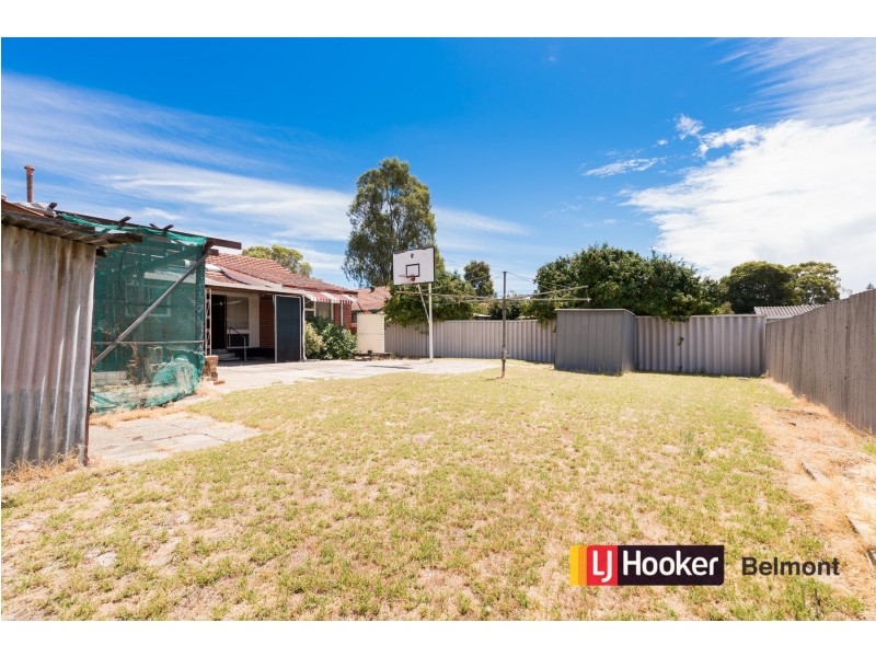 401 Hardey Road, Cloverdale WA 6105