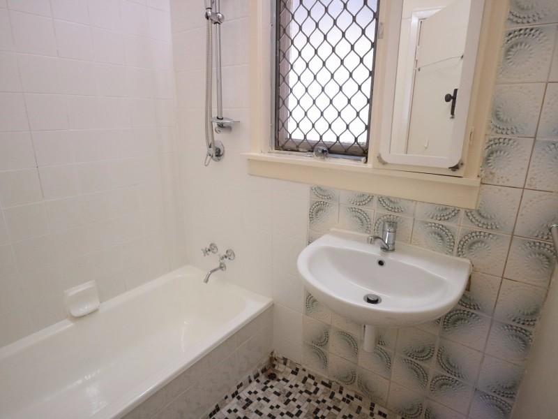 383 Kew Street, Cloverdale WA 6105