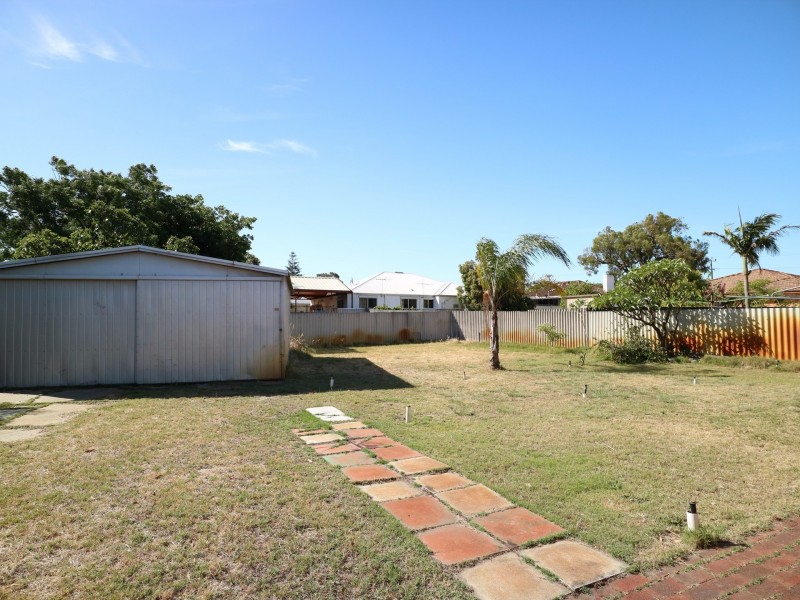 383 Kew Street, Cloverdale WA 6105