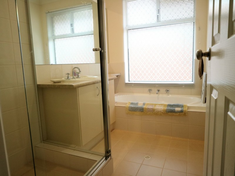1/387 Belmont Avenue, Cloverdale WA 6105
