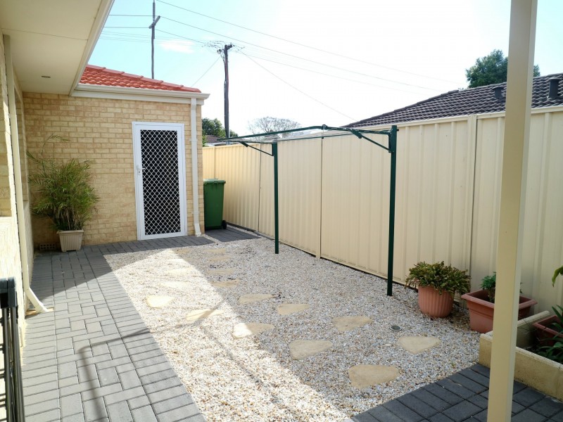 1/387 Belmont Avenue, Cloverdale WA 6105