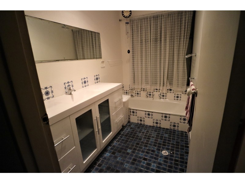 303 Knutsford Avenue, Kewdale WA 6105