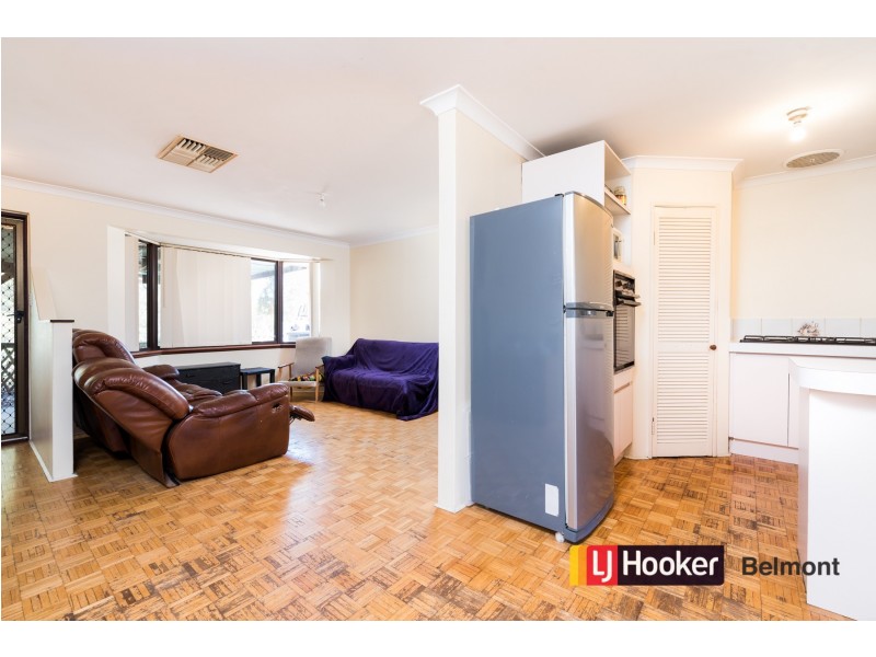 24 Nicolas drive, Casuarina WA 6167