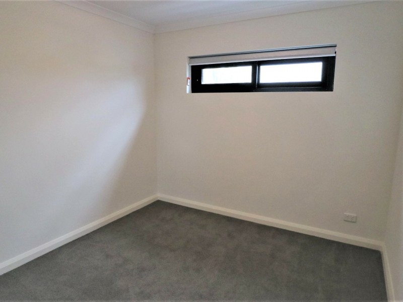 4/10 Ross Street, Kewdale WA 6105