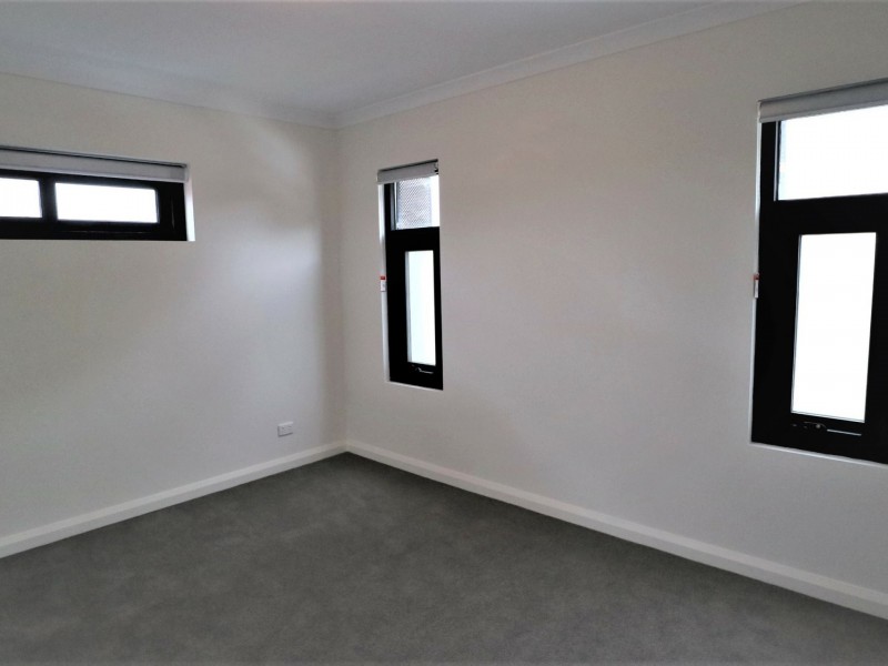 4/10 Ross Street, Kewdale WA 6105