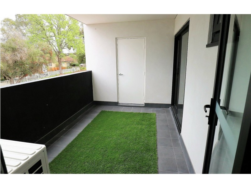 4/10 Ross Street, Kewdale WA 6105