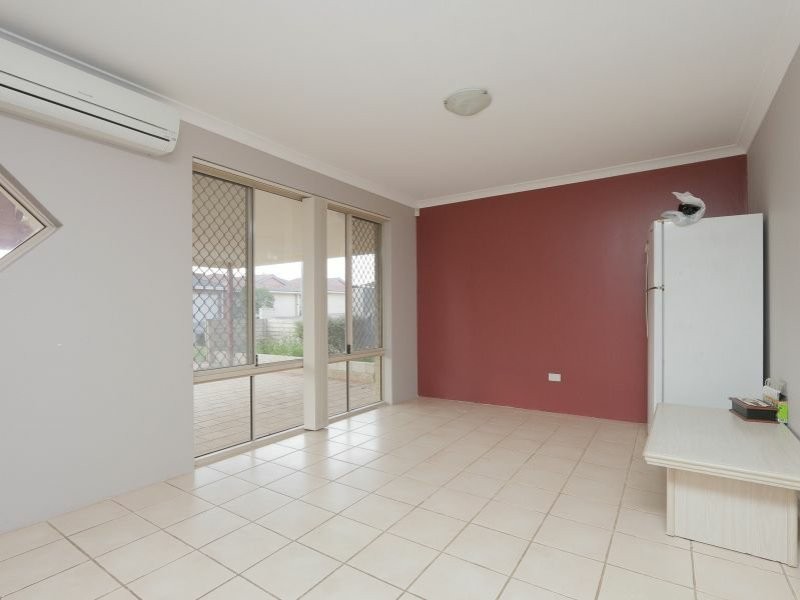 8 Harriet Place, Cloverdale WA 6105
