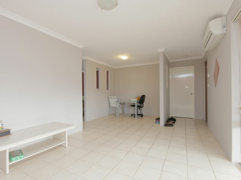 8 Harriet Place, Cloverdale WA 6105